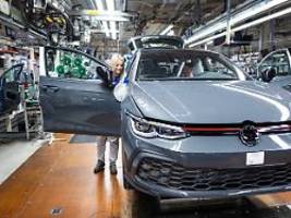 Schlüsselindustrie in der Krise: Bis zu 90.000 Jobs in deutscher Autoindustrie bis 2030 vor dem Aus
